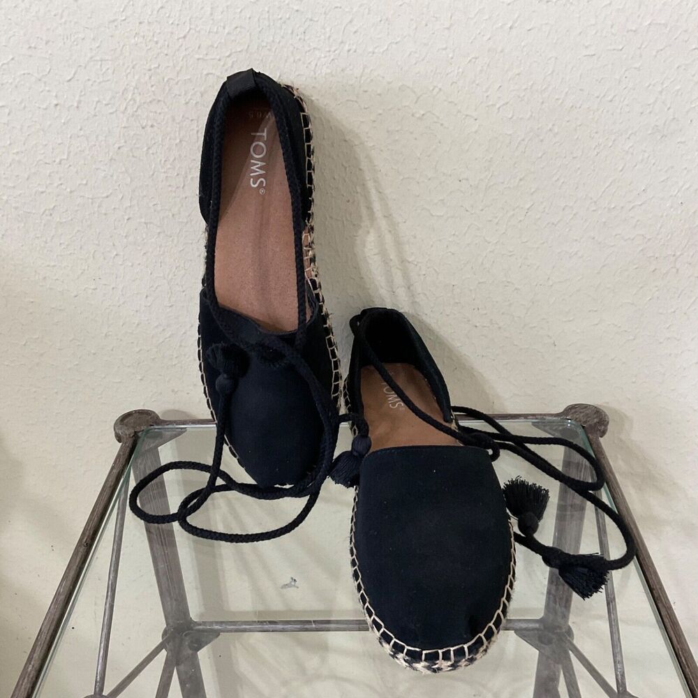 Toms espadrilles women’s size 6 lace up tasseled sandals black
